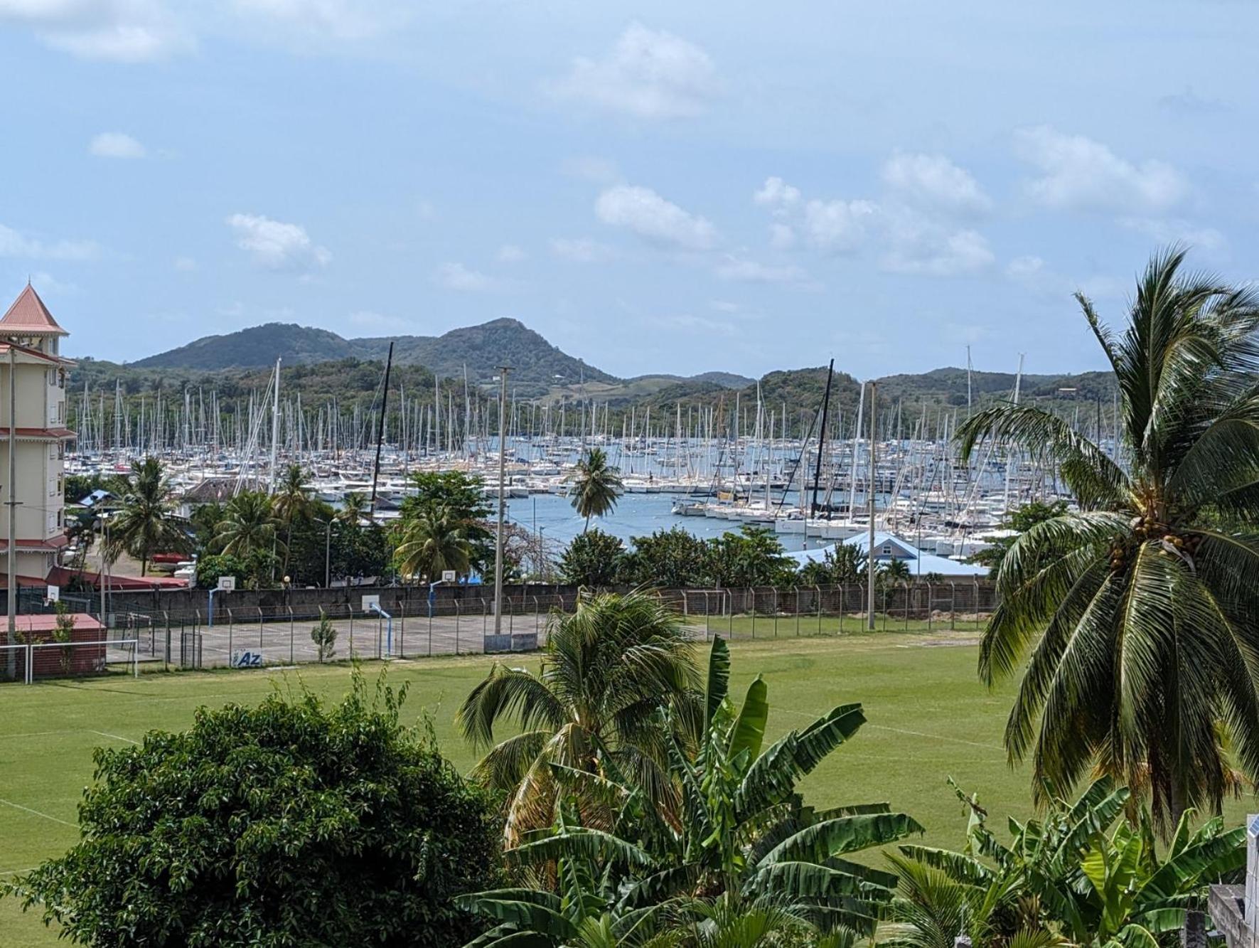 Studio Ti Plezi 26M A 2 Pas Marina Du Marin Climatise Parking Le Marin Exterior photo